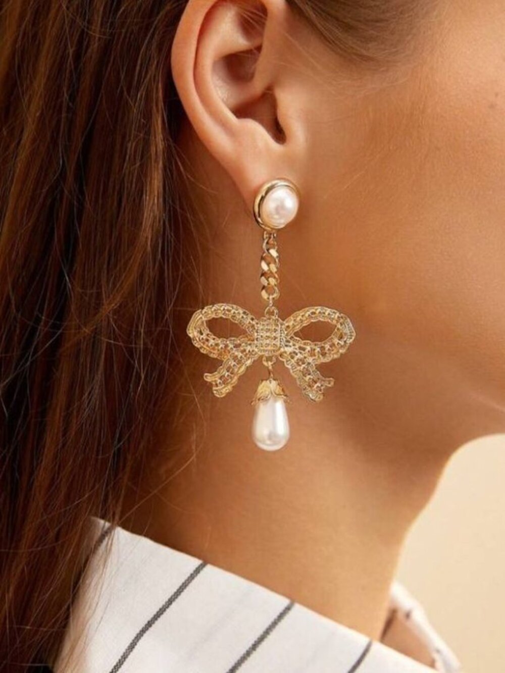 Vintagestyle bow earringsM250